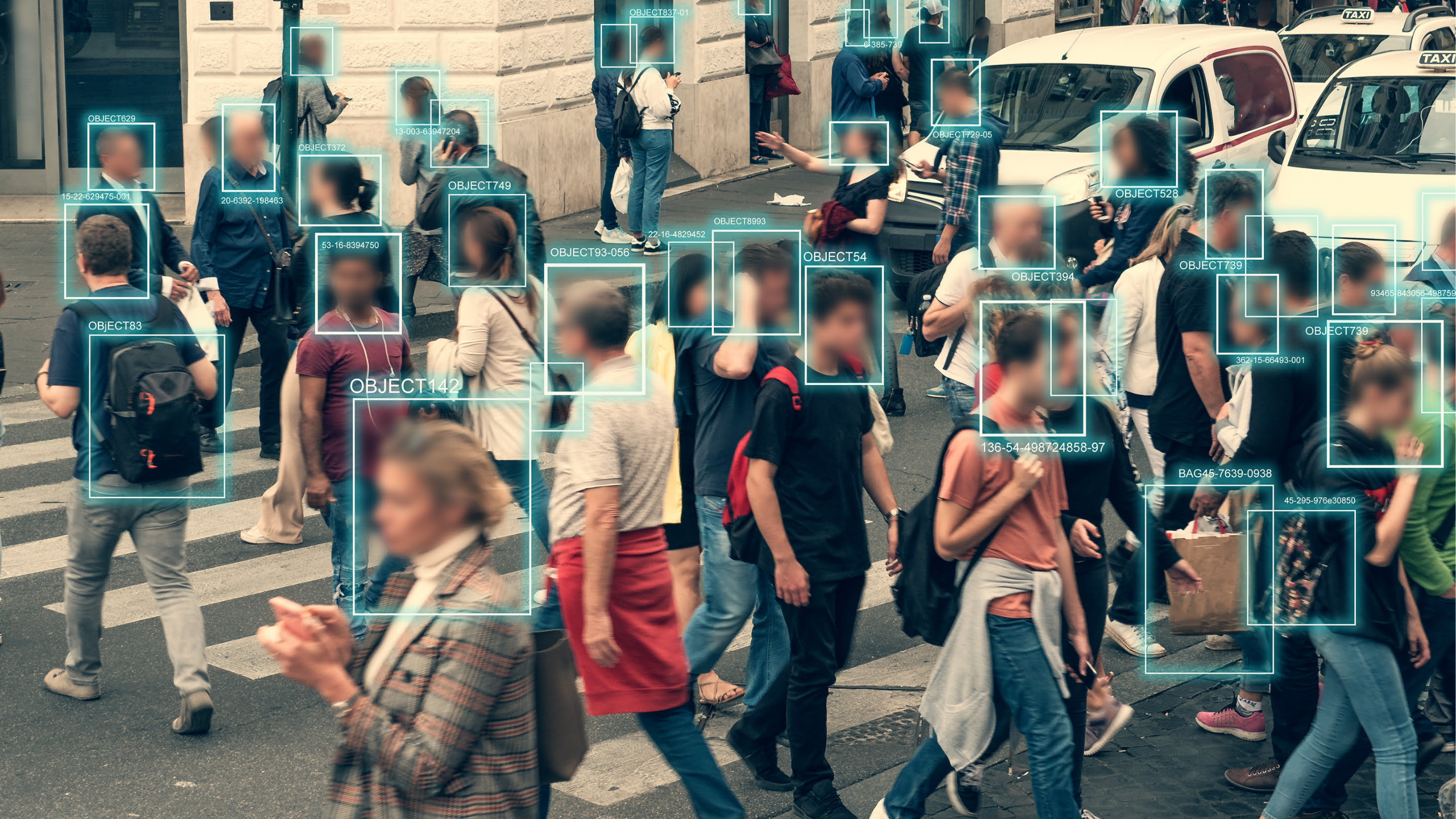 Grafika przedstawiająca osoby na przejściu dla pieszych, które są identyfikowane przez sztuczną inteligencję w czasie rzeczywistym