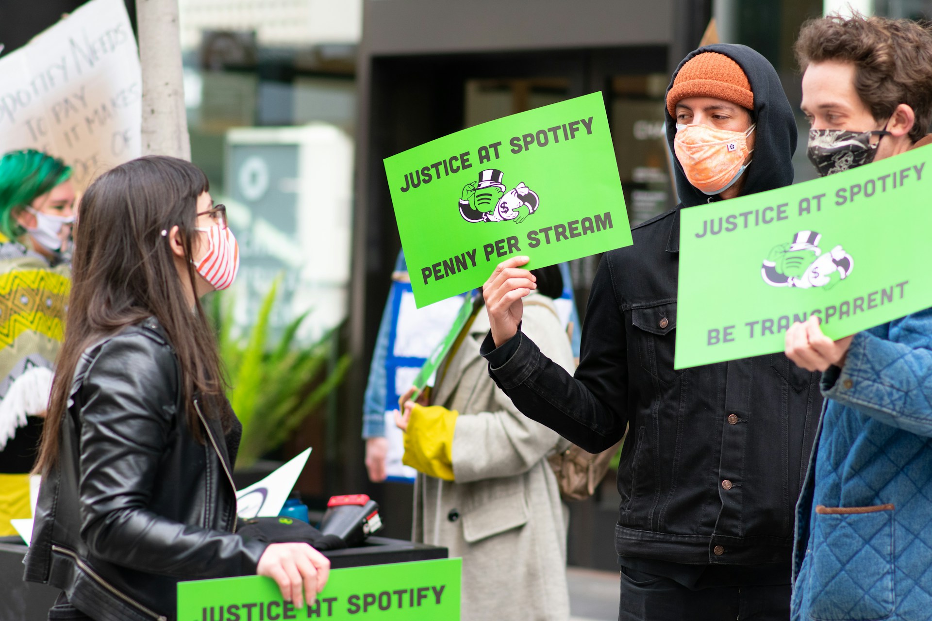 Związek Muzyków i Pracowników Pokrewnych protestuje pod główną siedzibą Spotify w San Francisco