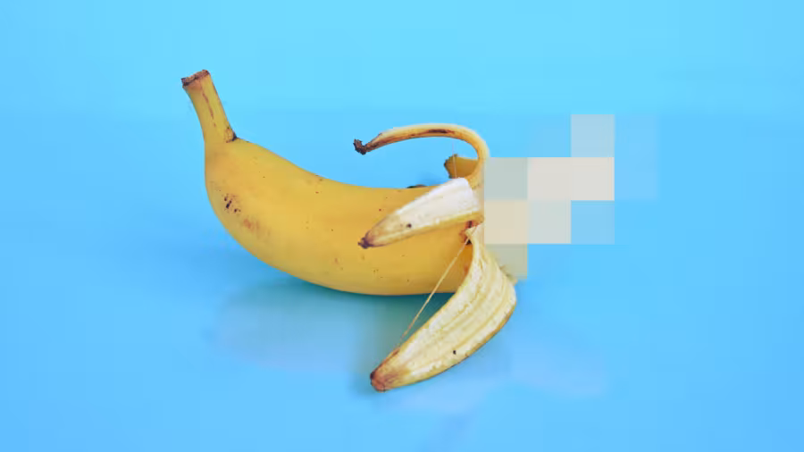 Obrazek z wypixelowanym bananem