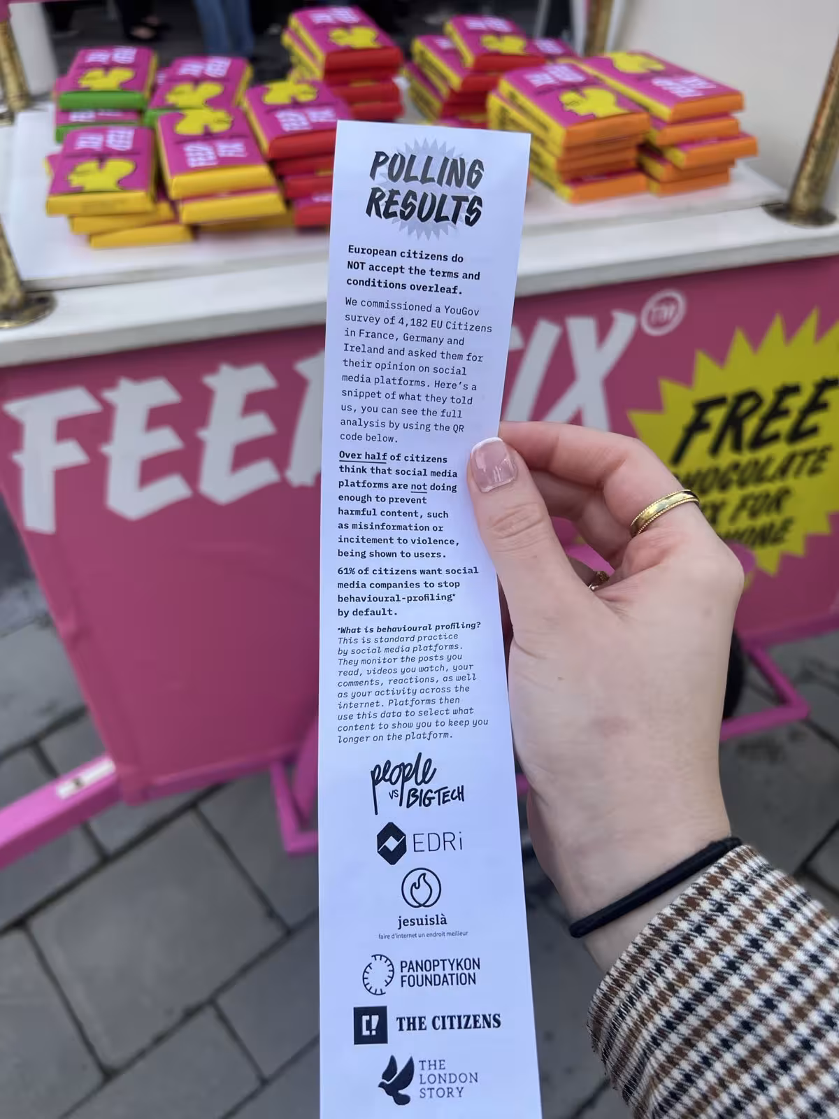 Czekolada rozdawana po KE