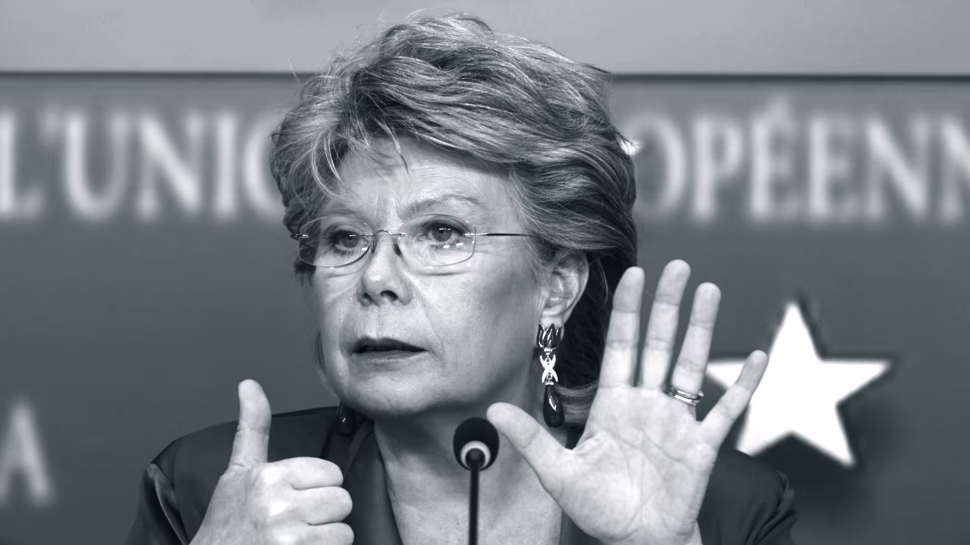 Trailer filmu "Demokracja"