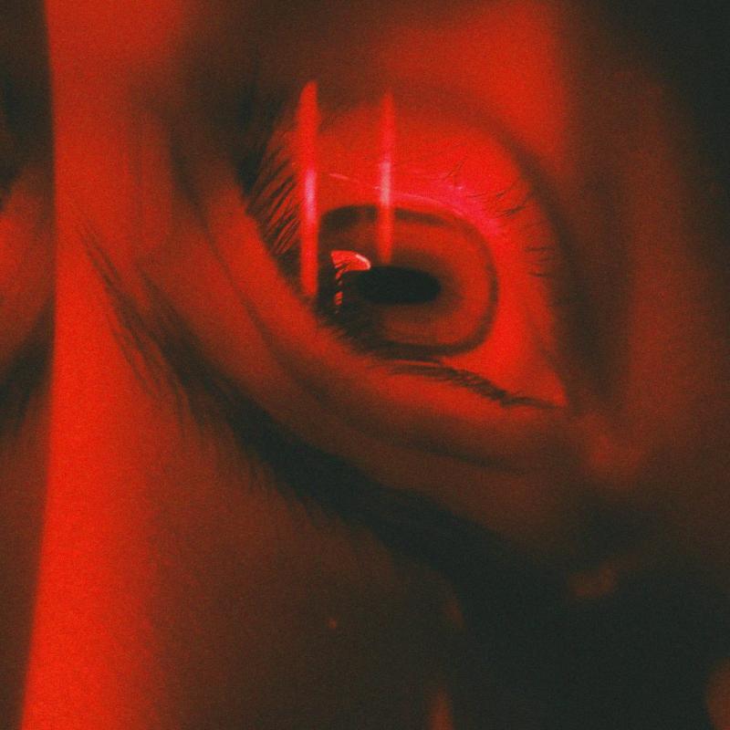 Oko i czerwone światło