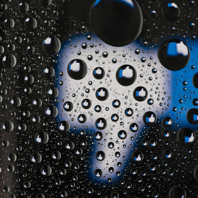 Facebookowy kciuk w dół