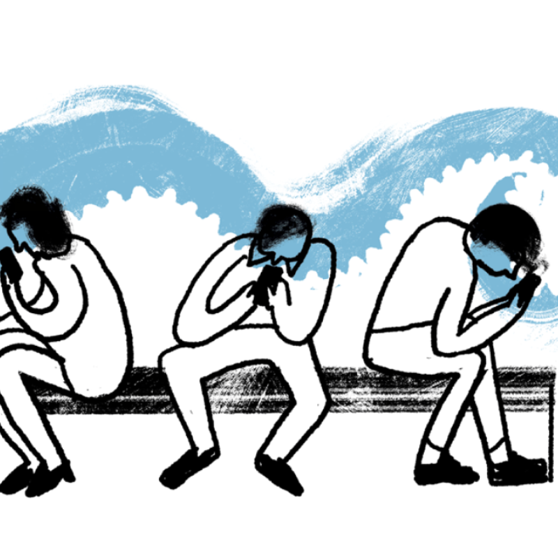 Ludzie wpatrzeni w ekrany siedzą na ławce. Dotyka ich macka ośmiornicy